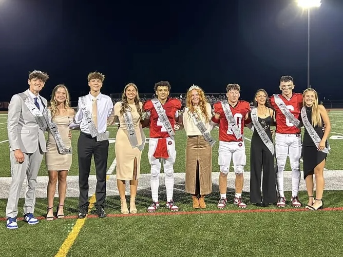 Homecoming king and queen announced at homecoming game