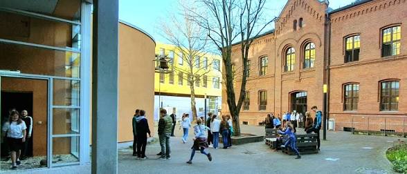 School lunch looks different in the U.S. and Germany